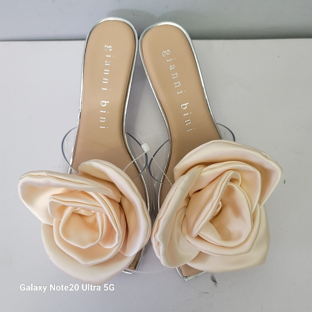 Gianni Bini Alana Clear Flower Dress Sandals - Picture 3 of 8